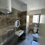 Rent * Vlorë